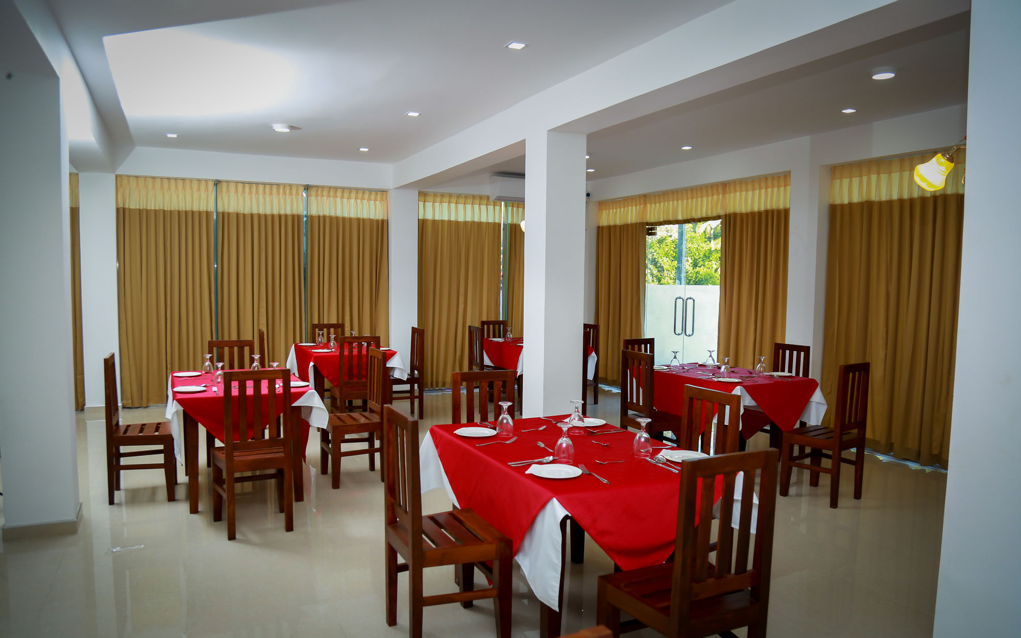 Muthu Resort & Restaurant Tangalle Buitenkant foto